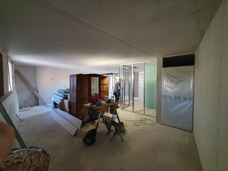 Isolation d'un plafond en placo dans une maison